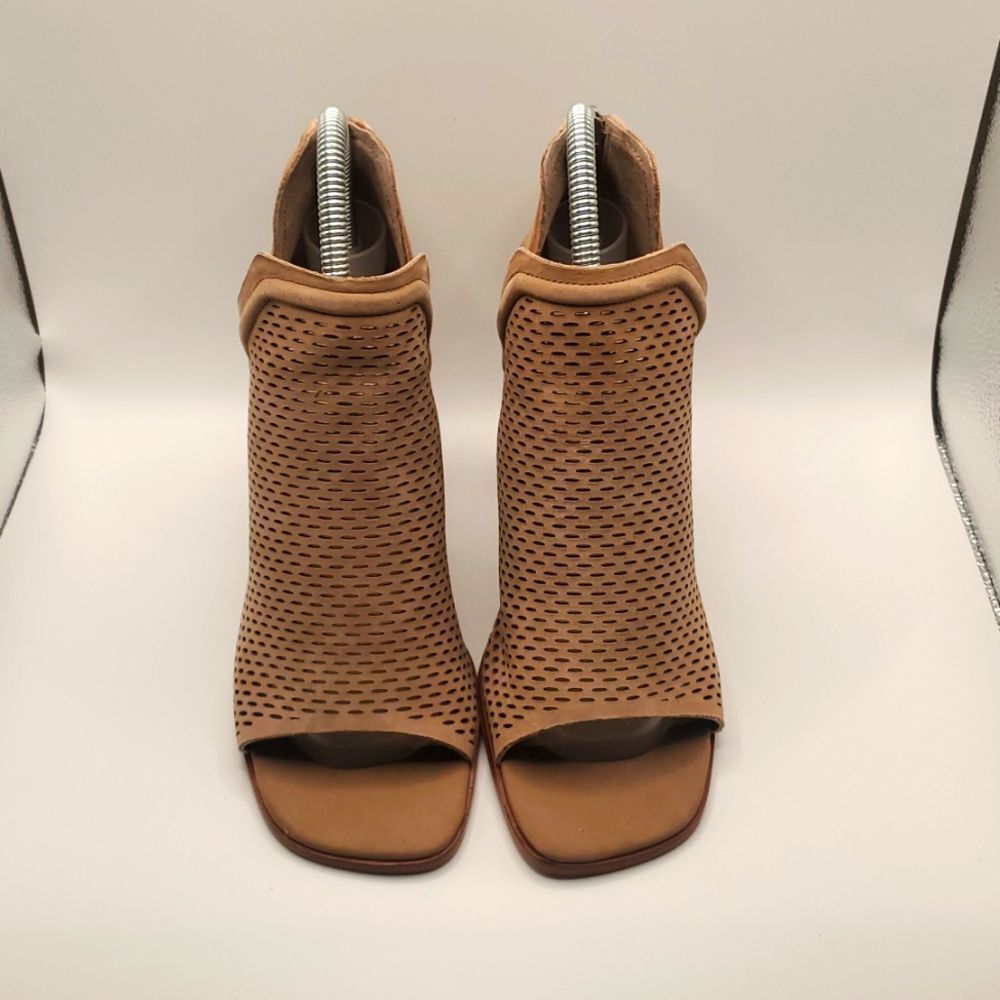 Vince Camuto Katnina Perforated Nubuck Open Toe Heeled Shoe Booties Sz 7.5 - Picture 4 of 12